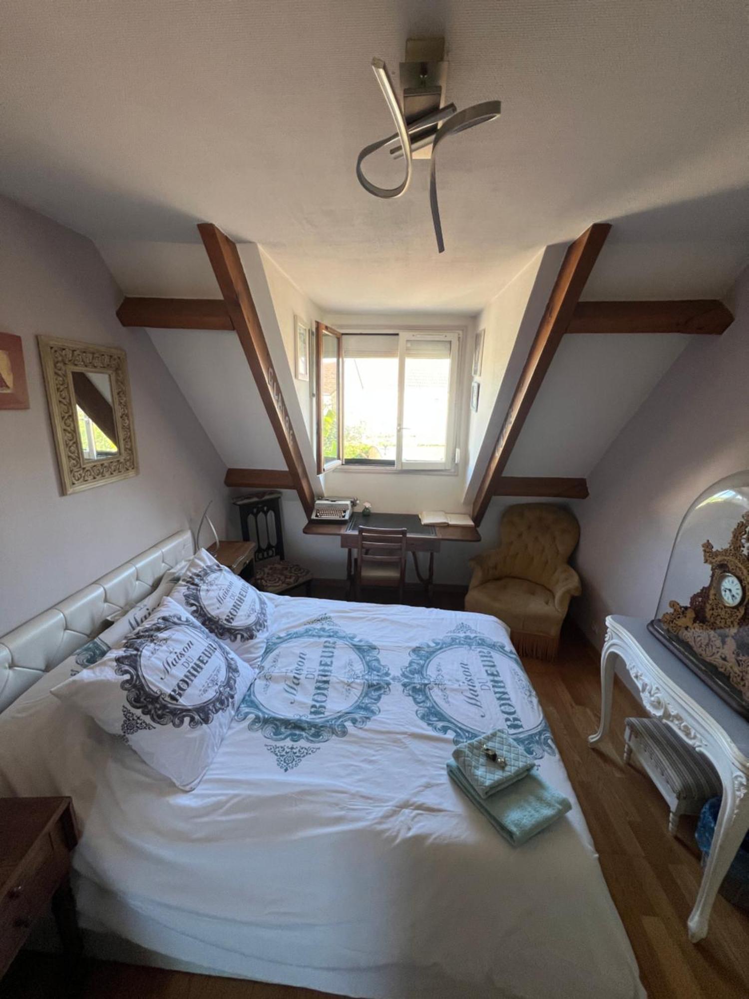 La Maison Du Bonheur Saintry-sur-Seine Esterno foto